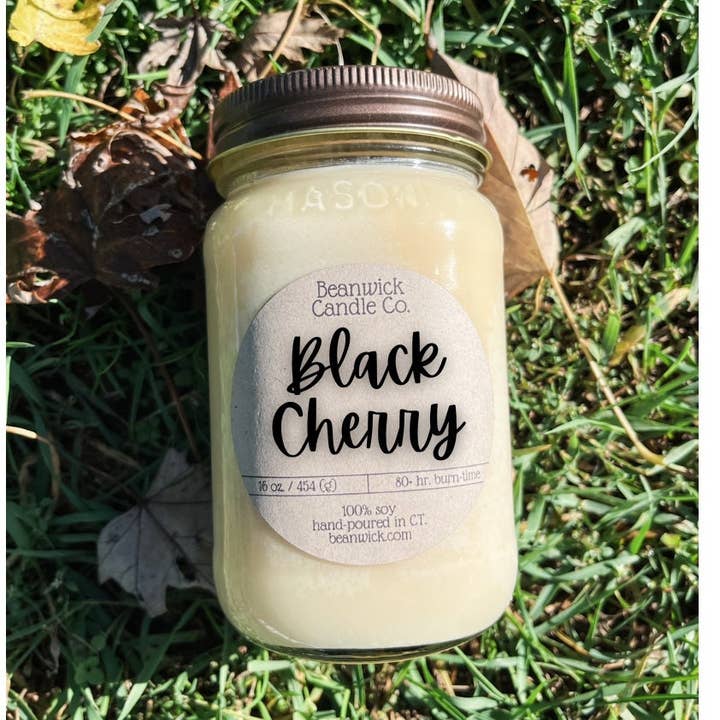 BLACK CHERRY Sojakaars in Mason Jar Uniek cadeau voor wholesale door Beanwick Candle Co.