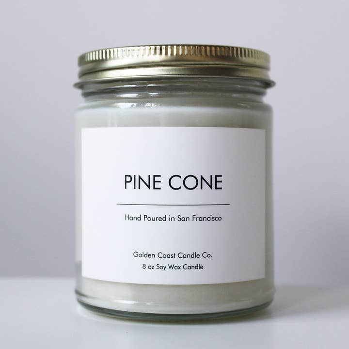 Bougie en cire de soja 8 oz Pine Cone pour la vente par Golden Coast Candle Co.