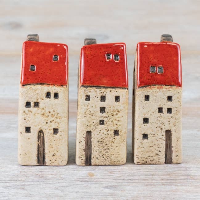 Rustic Red House Ornament 3/a for wholesale by Gainsborough Giftware x Portland Living