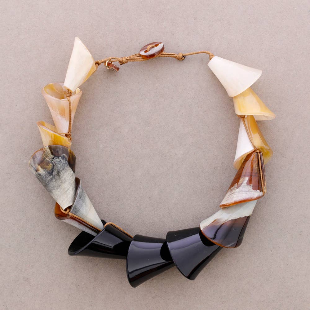 Sonata - Wholesale Snap Jewelry - Resin Horn Choker2