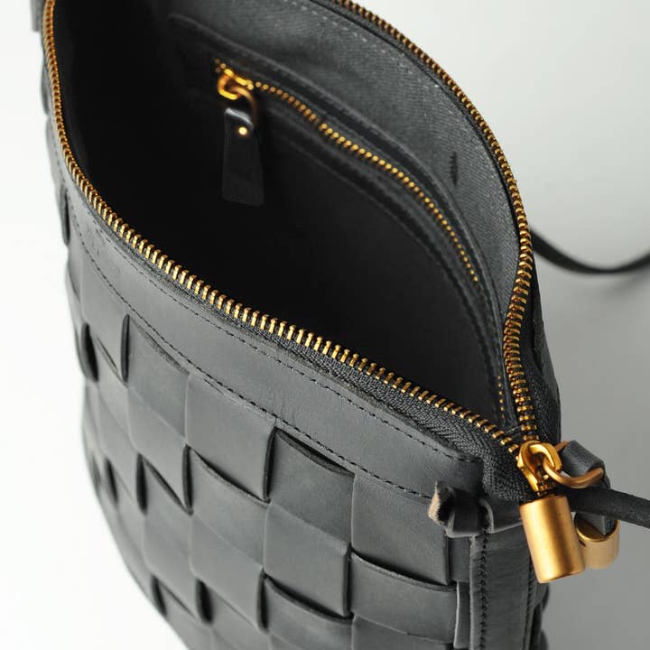 UPPDOO - Wholesale Crossbody Bag - Women's - Venture Cross-Body Bag - Black3