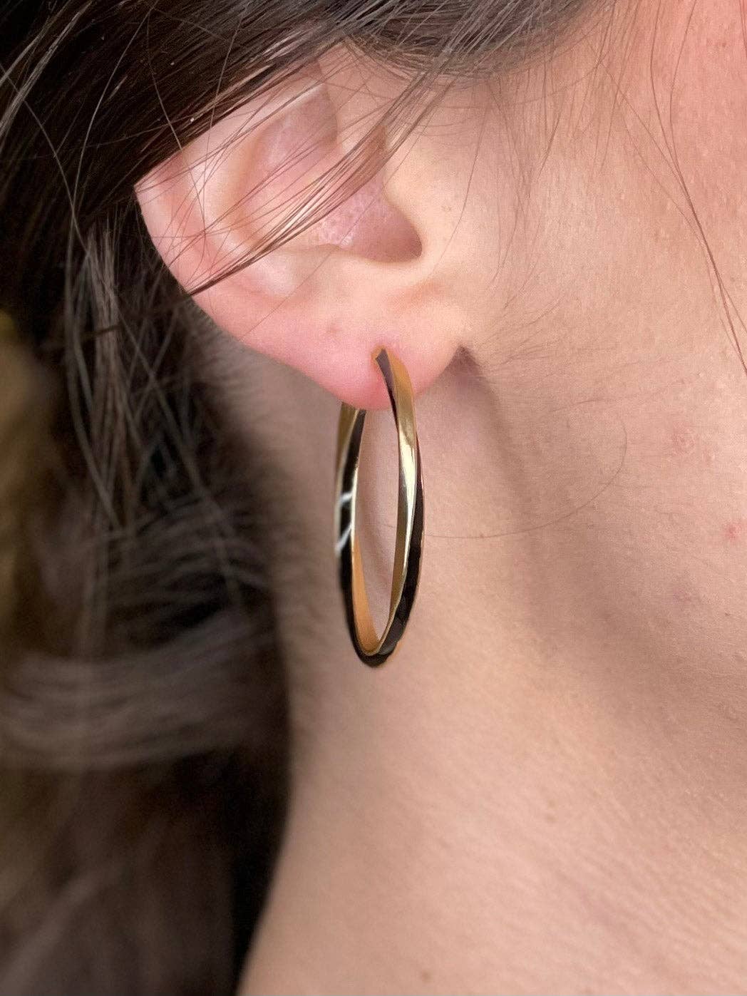 My Girl in LA - Wholesale Hoop Earrings - Raya Earrings1