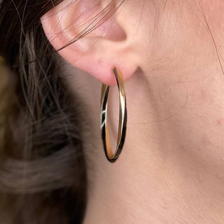 My Girl in LA - Wholesale Hoop Earrings - Raya Earrings1