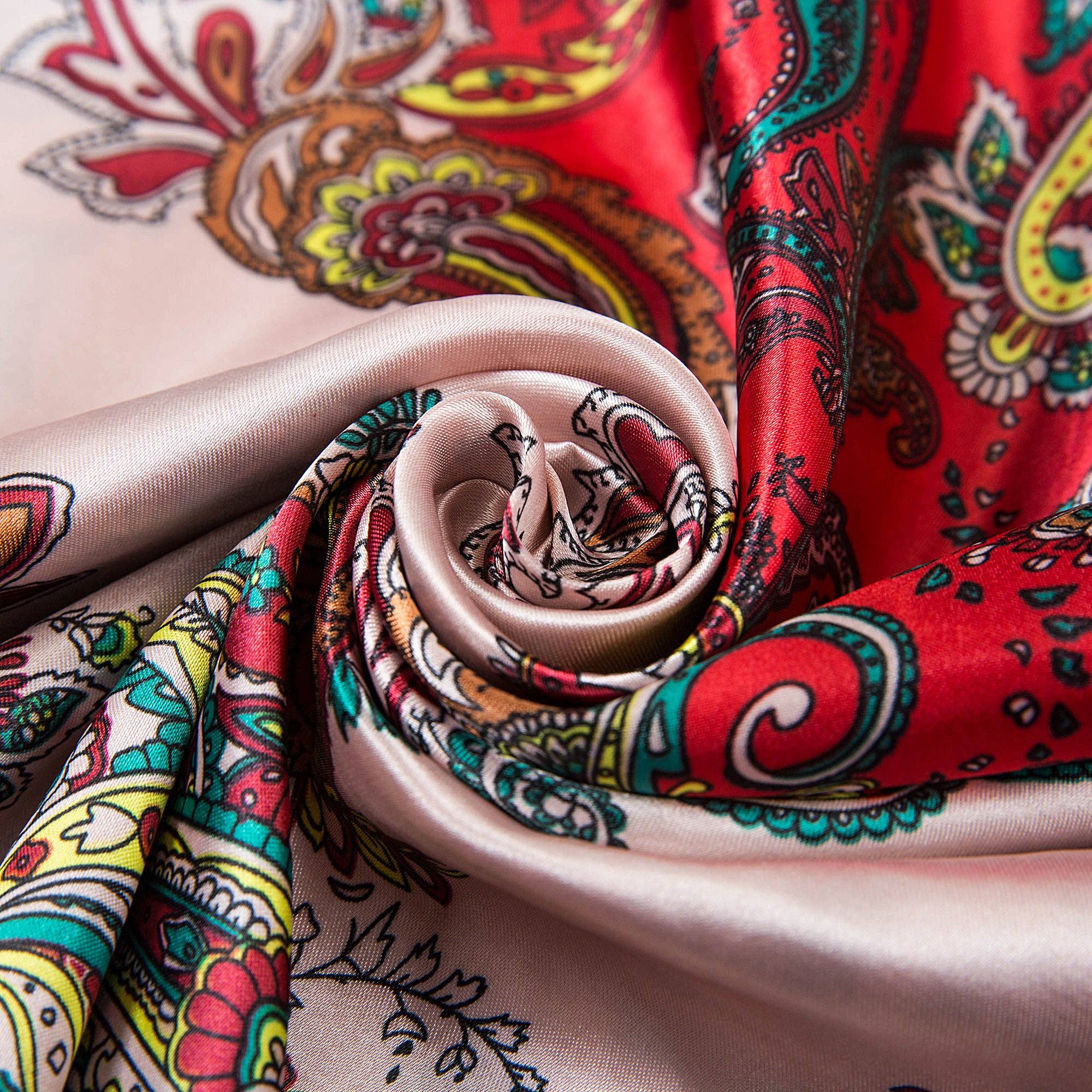 Rose Grand carré de Soie Red Zoé en vente sur Faire2