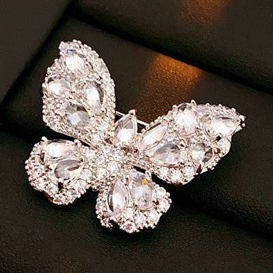 Fashionable Rhinestone-Studded Brooch for wholesale by UZ Wholesale Store