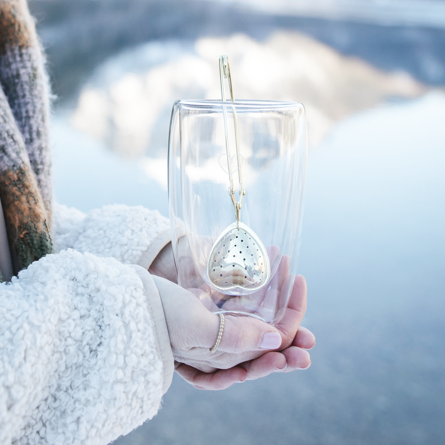 Bake Affair GmbH – wholesale Tesil/Infuser – Gyllene te-tångar i hjärtform1