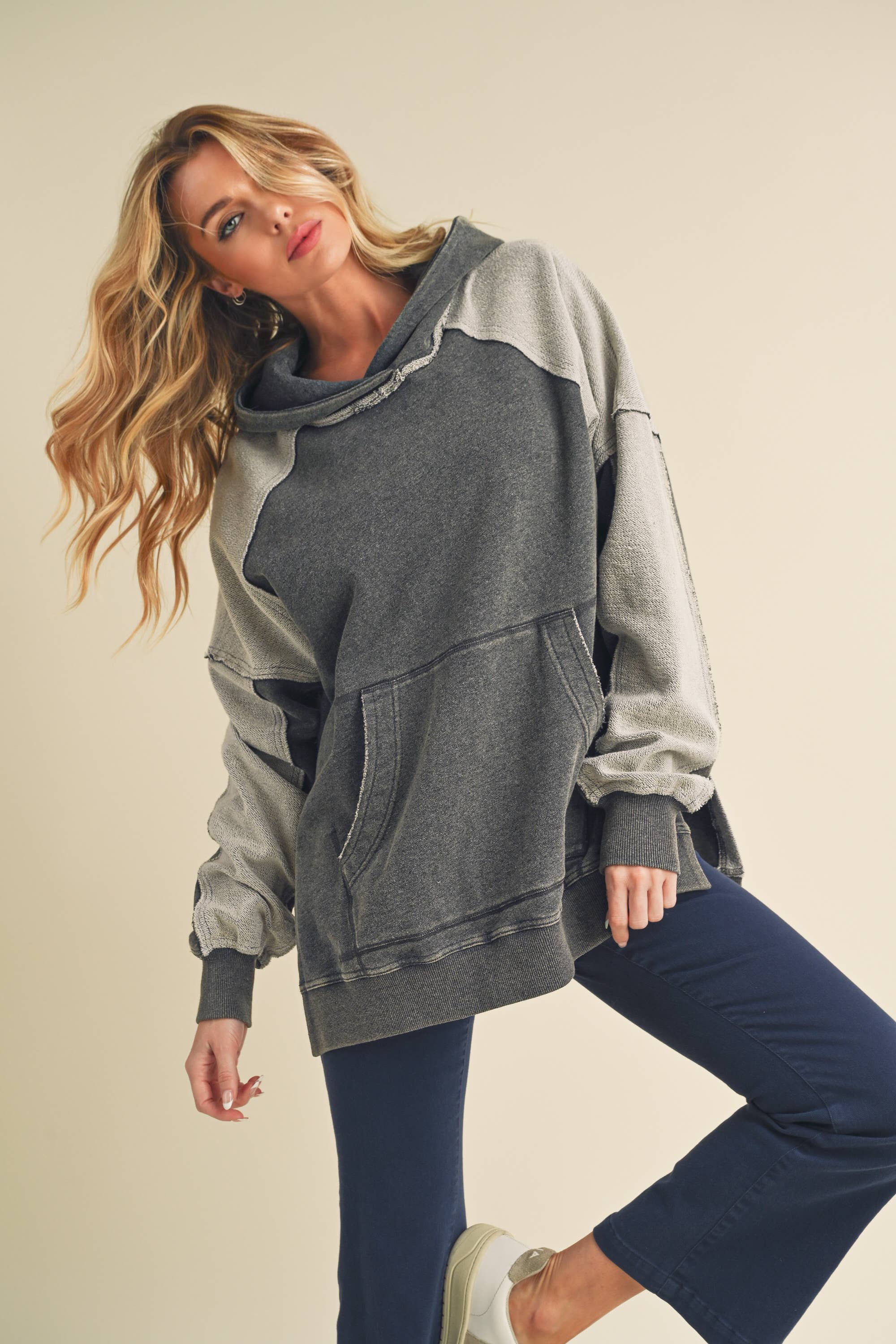 AEMI + CO – wholesale Hoodie – Women's – 966CK Deb Washed Hoodie 525