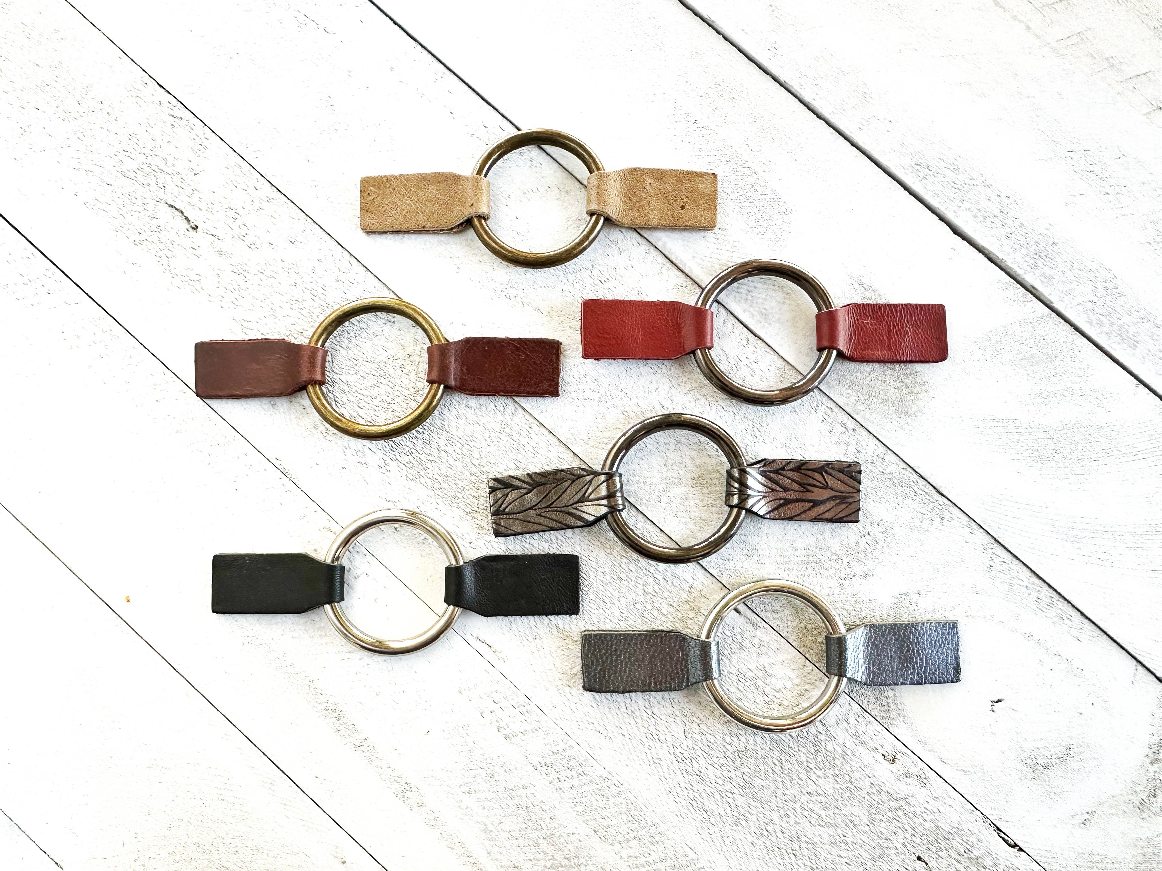 KardiKlips - Wholesale Belt - Unisex - Cinch Clip for Clothes Black w/ Silver Leather Scarf Clasp5