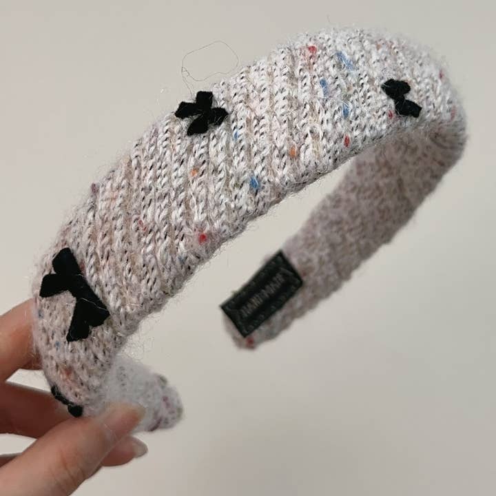 GREY WOOL HEAD HOOPS HAIR BUNDLE SENIOR SENSE for wholesale by Lily Clothing