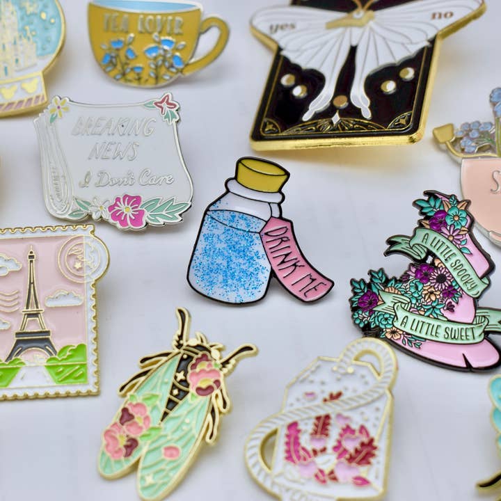All Little Cute Things - Wholesale Lapel Pin/Button - Paris Eiffel Tower Stamp Enamel Pin Lapel Brooch Favors2