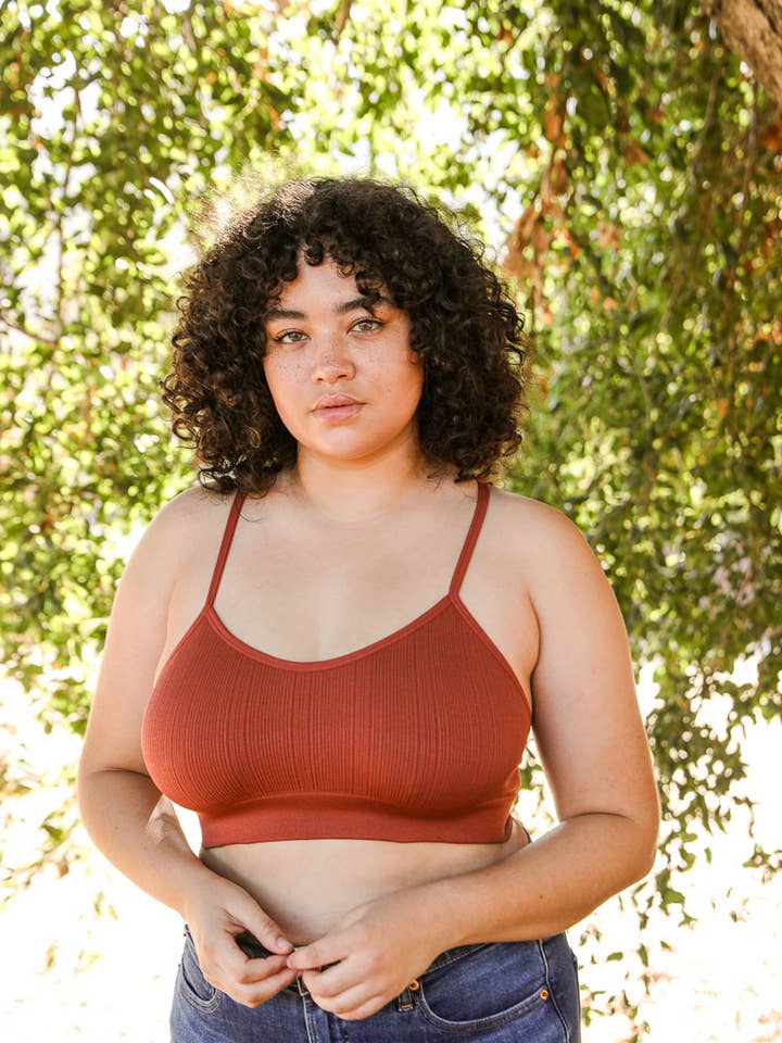 Leto Accessories - Vendita all'ingrosso Bralette - Donna - Tatuaggio Tatuaggio Maglia Racerback Bralette12