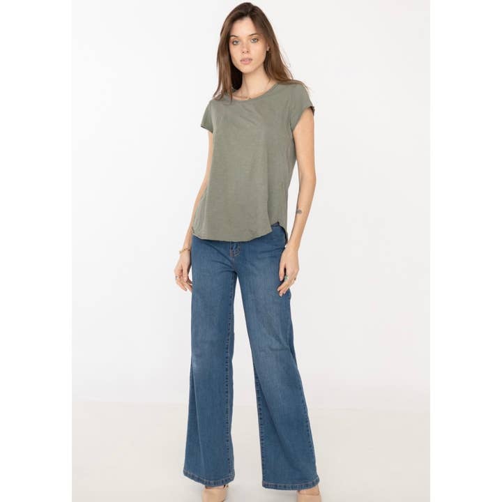 COTTON T-SHIRT ROUND NECK, BASIC 8117 and other Purchase Wholesale t shirts basicas. Free Returns & Net 60 Terms on Faire trending on Faire.