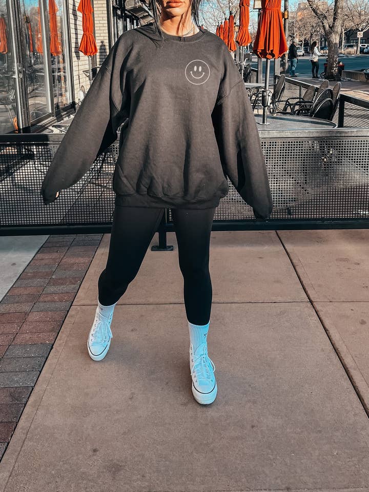 LOLA MAGNOLIA - Wholesale Graphic Sweatshirt - Women's - ANGEL NUMBERS CREWNECK PULLOVER3