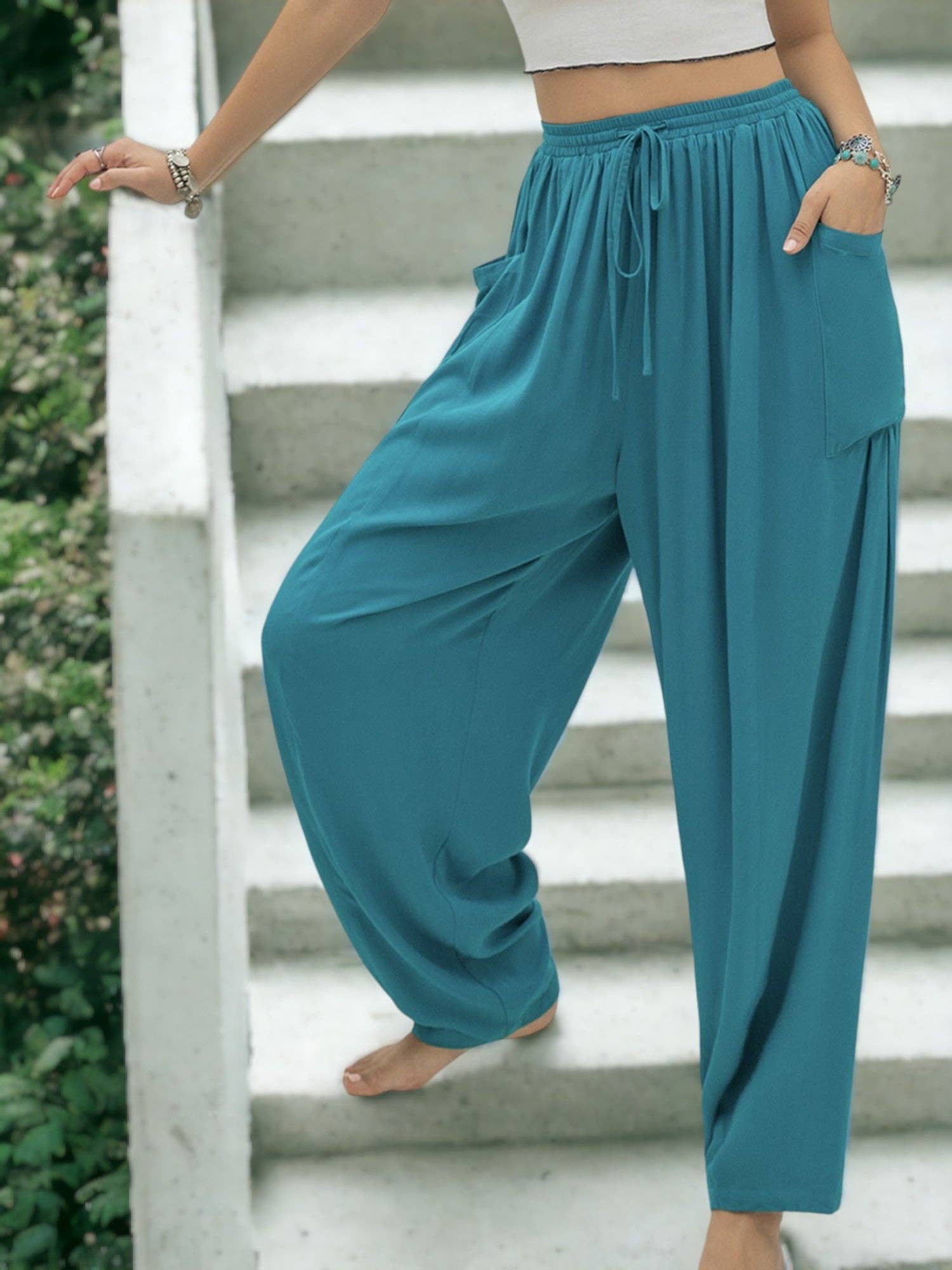 Sarcelle Pantalon ample détaillé avec poche latérale à taille élastique à cordon en vente sur Faire2