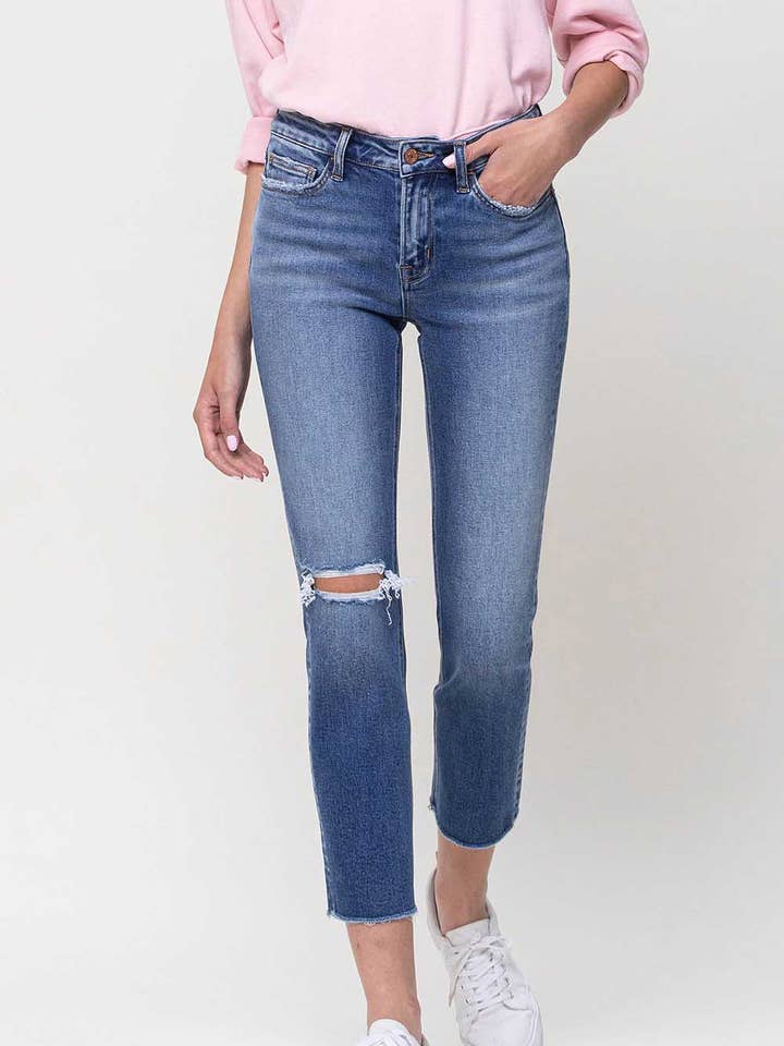 JEANS DRITTI CORTI SLIM A VITA MEDIA CON ORLO GREZZO V2418 per la vendita all'ingrosso da parte di VERVET by FLYING MONKEY