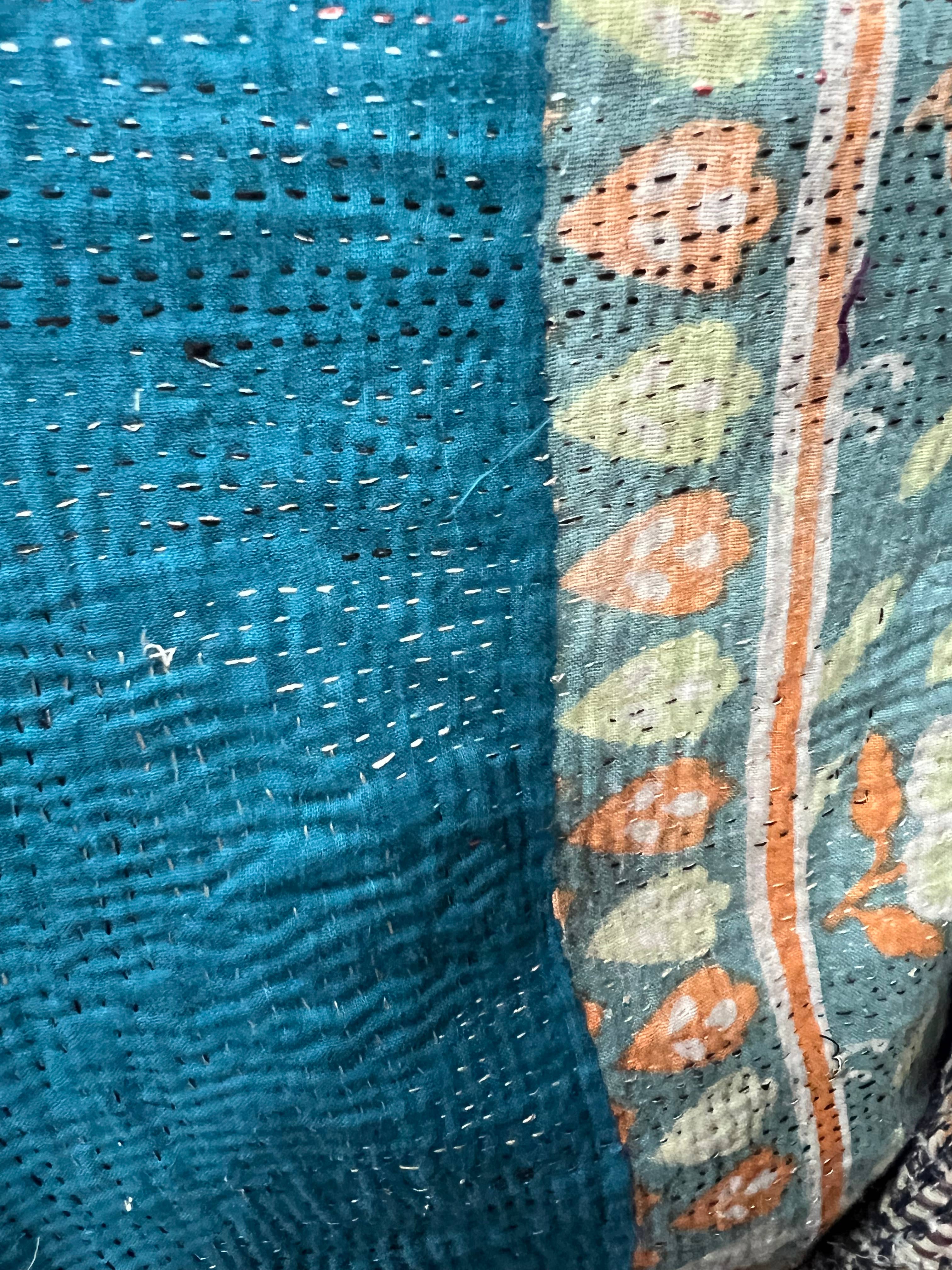 Kinomy - Wholesale Jacket - Women's - Asymmetrical Reversible Tie-Dye Jacket for Curvy Women.11