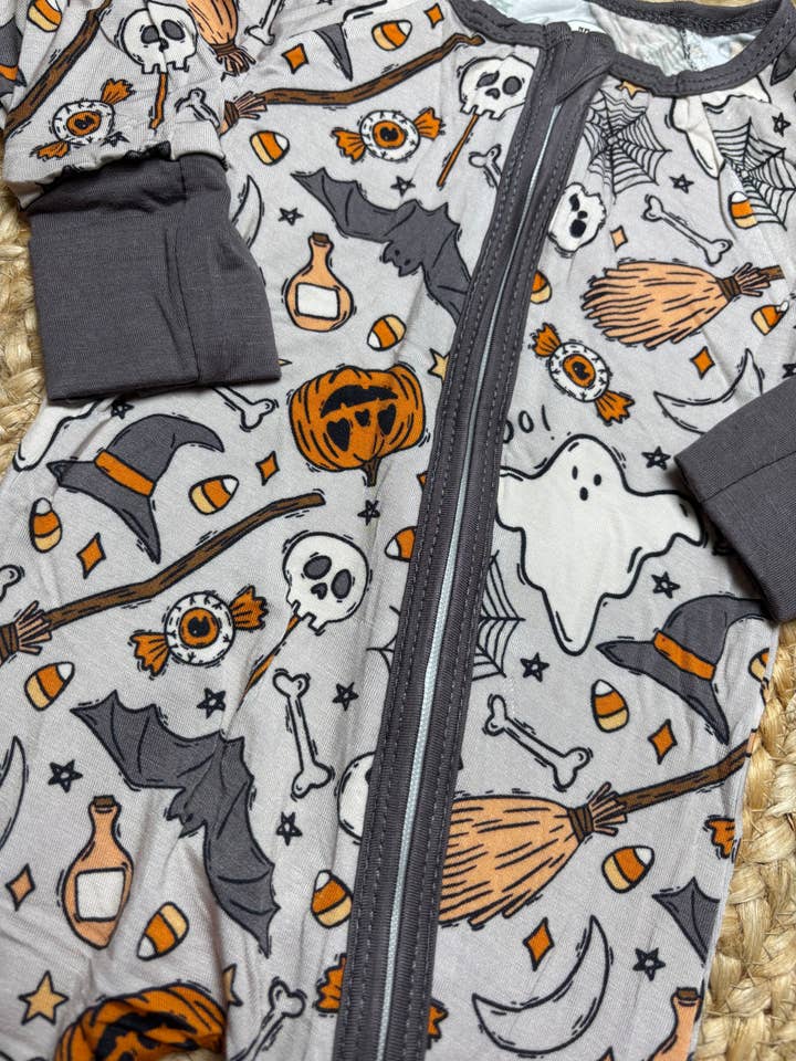 Mommy & Wren - Wholesale Sleepsuit - Baby - Grave Night Zippie2
