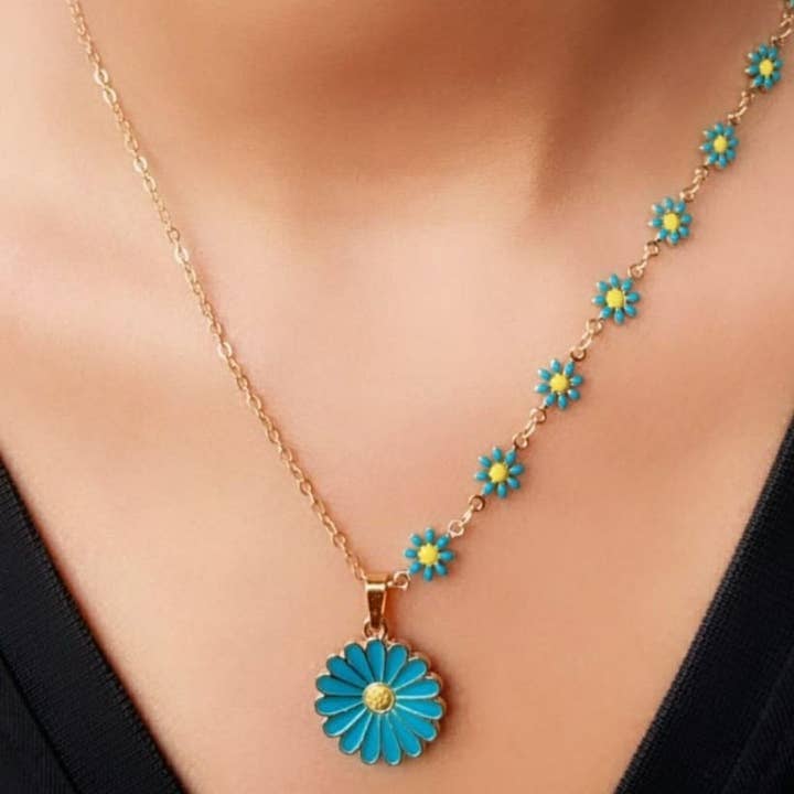 The Colourful Aura - Wholesale Pendant/Charm Necklace - Half Turquoise Floral Indie Boho Daisy Charms Choker Summer Necklace4