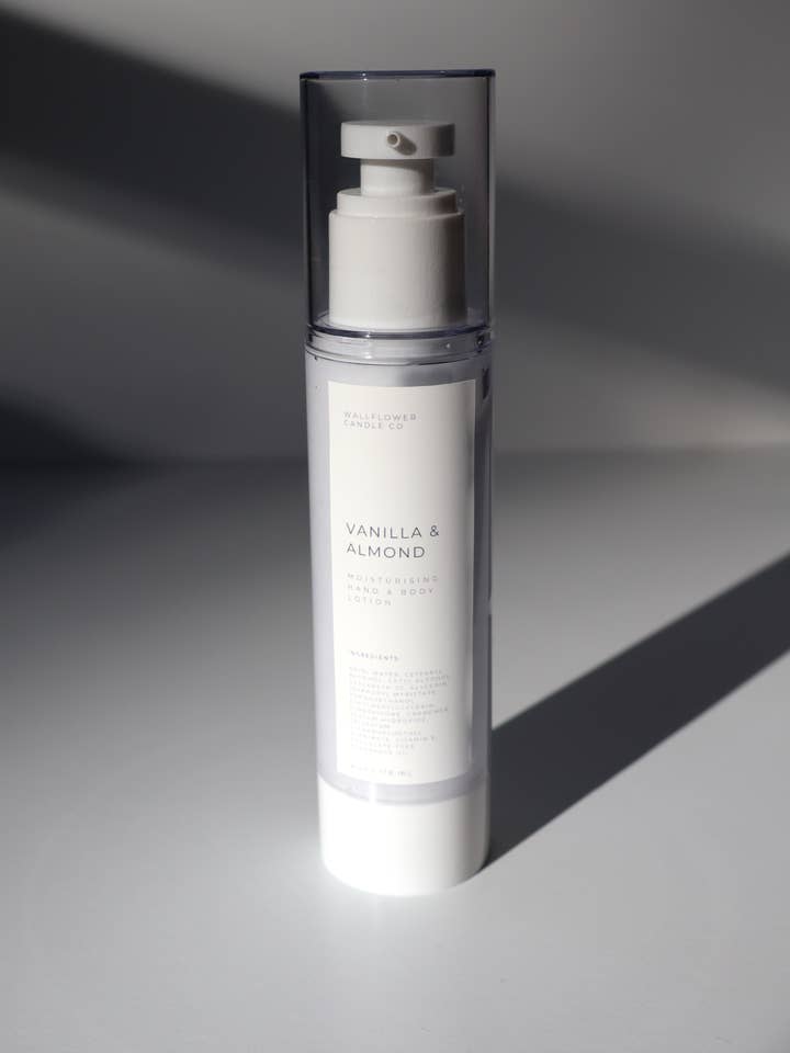 Vanilje & Mandel Hånd- og Kropslotion for engroshandel hos Wallflower Candle Co.