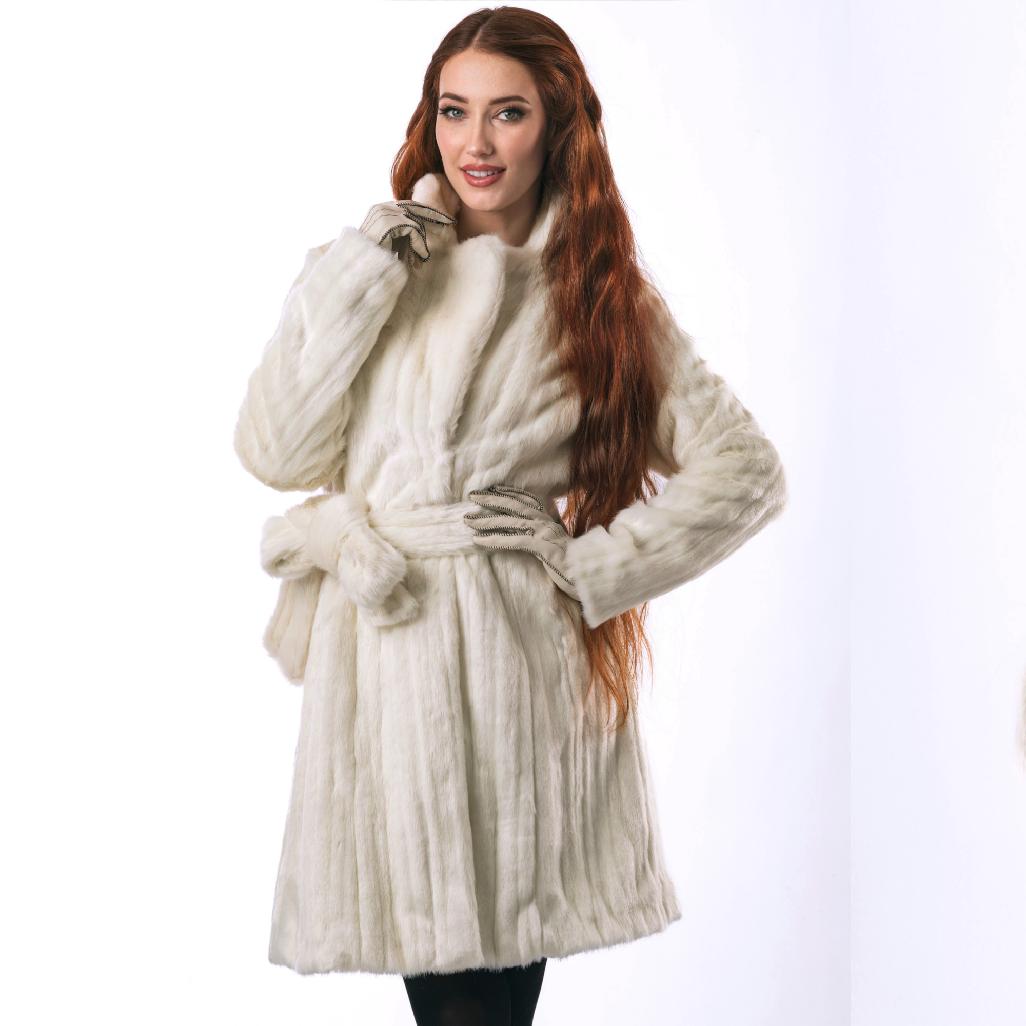 Furious Fur – Engroshandel Pels-/kunstpelsfrakke - Dame – Mink trenchcoat fra Furious Fur0
