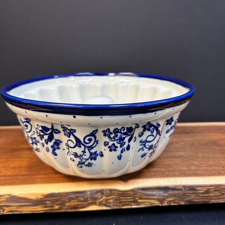 Bundt Pan, Zaklady Blue Ivy for wholesale by Music City Polish Pottery