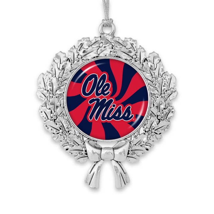 Ornement de couronne Ole Miss Rebels avec menthe poivrée pour la vente par From The Heart
