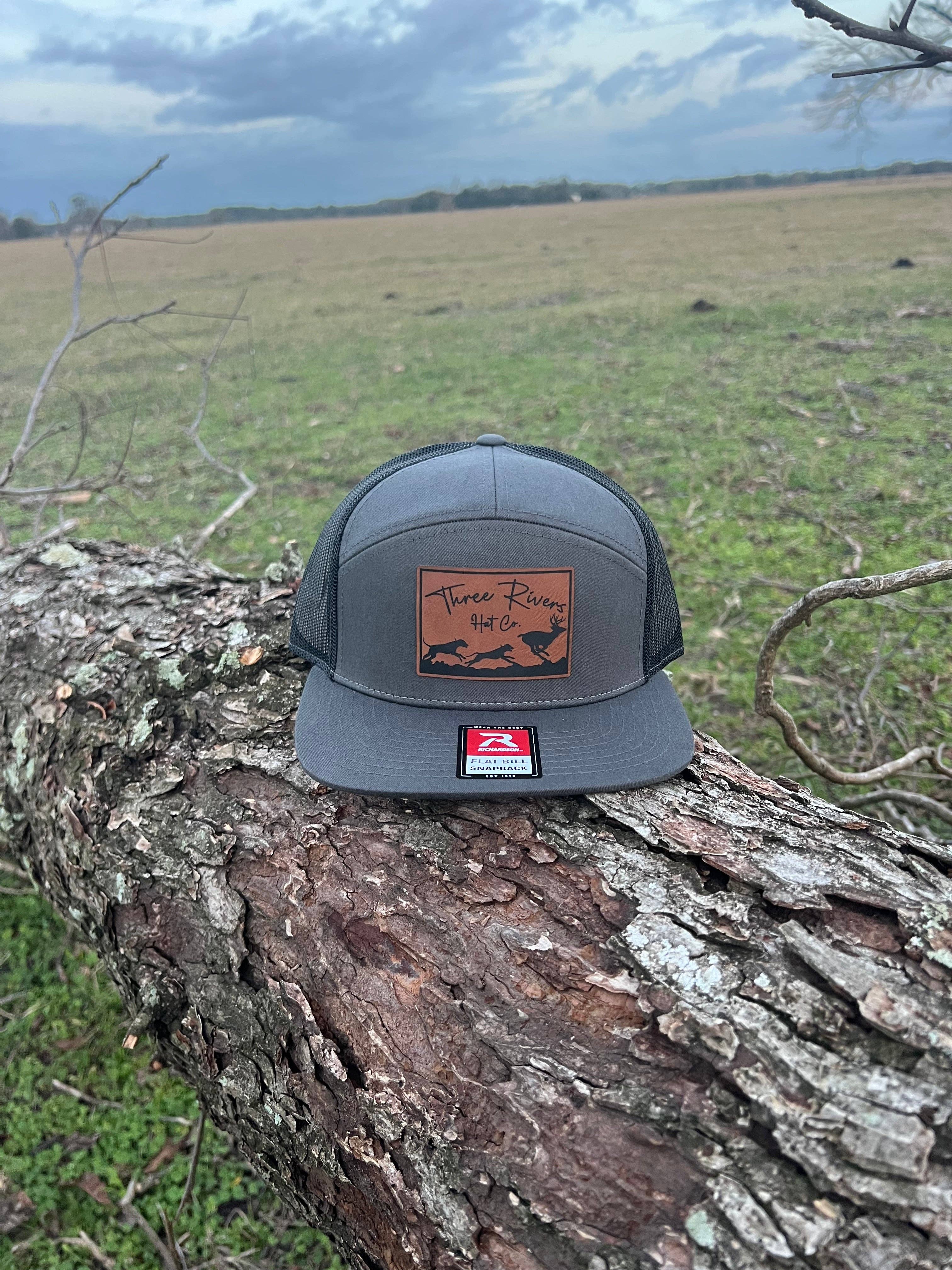 Three Rivers Hat Co. - Vente Casquette de camionneur – unisexe - Chasse au cerf avec chien - Casquette plate - Richardson 168 à 7 panneaux3