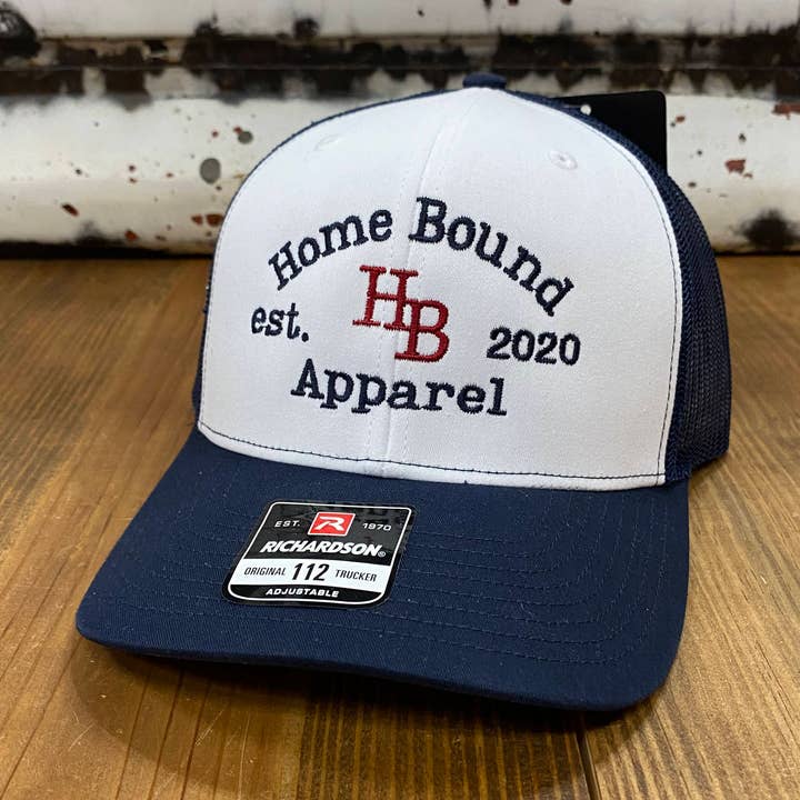 Kappe mit HB-Logo, Weiß/Marineblau für den Großhandel von Home Bound Company