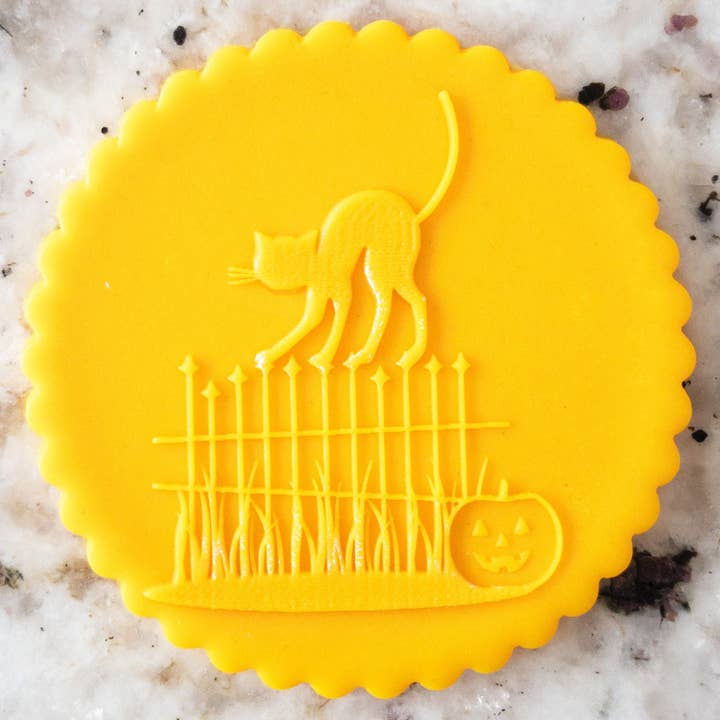 Scary Cat on Fence POPup Embosser Cookie Biscuit Stamp Halloween for wholesale by Cut Bake Stamp