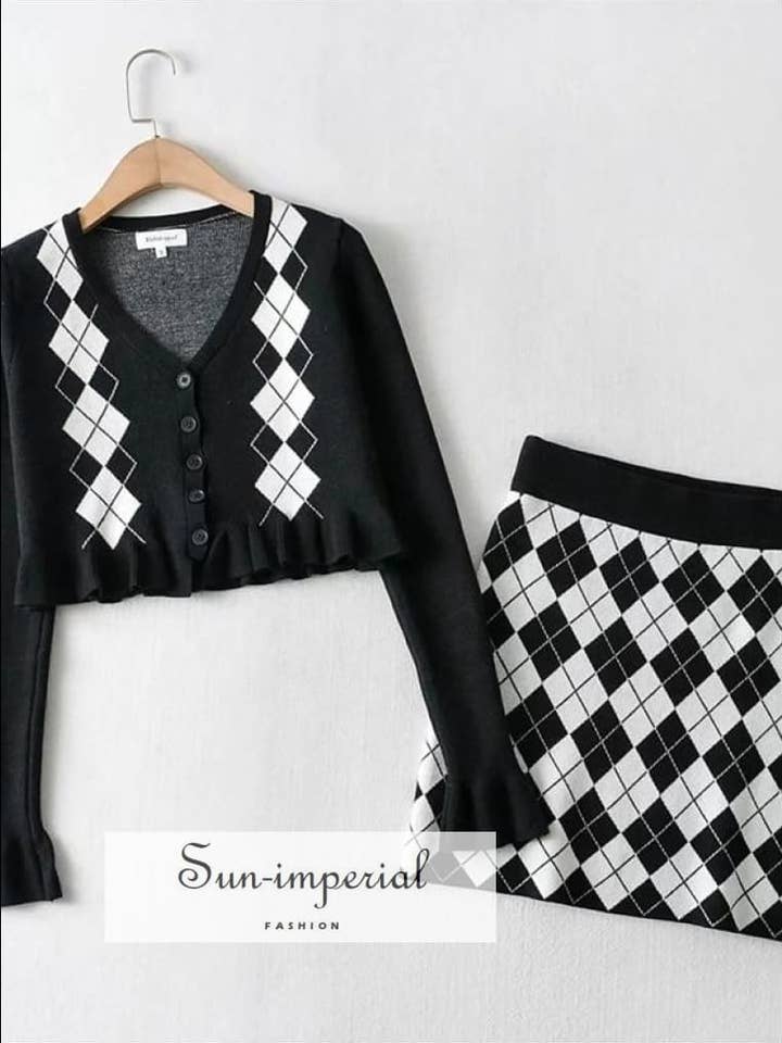 Kariertes, schwarzes Argyle-Oberteil und Rock mit Knopfleiste für den Großhandel von Sun Imperial