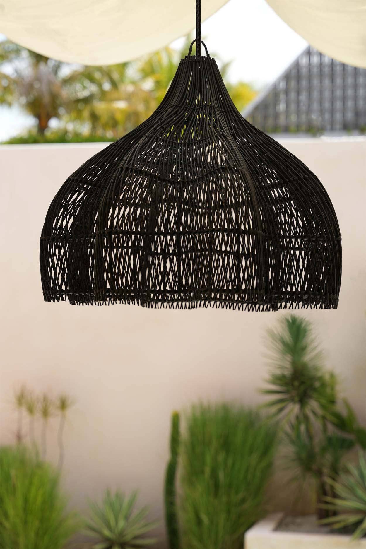 Bazar Bizar Living - Wholesale Chandelier/Hanging Light - The Whipped Pendant - Black - M1