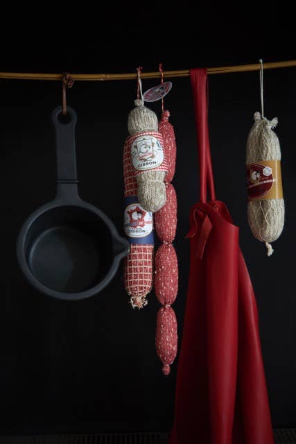 MAISON CISSON pour FAIRE PART AND CO – wholesale Gag gift/novelty gift – Knitted “The Paris sausage”2