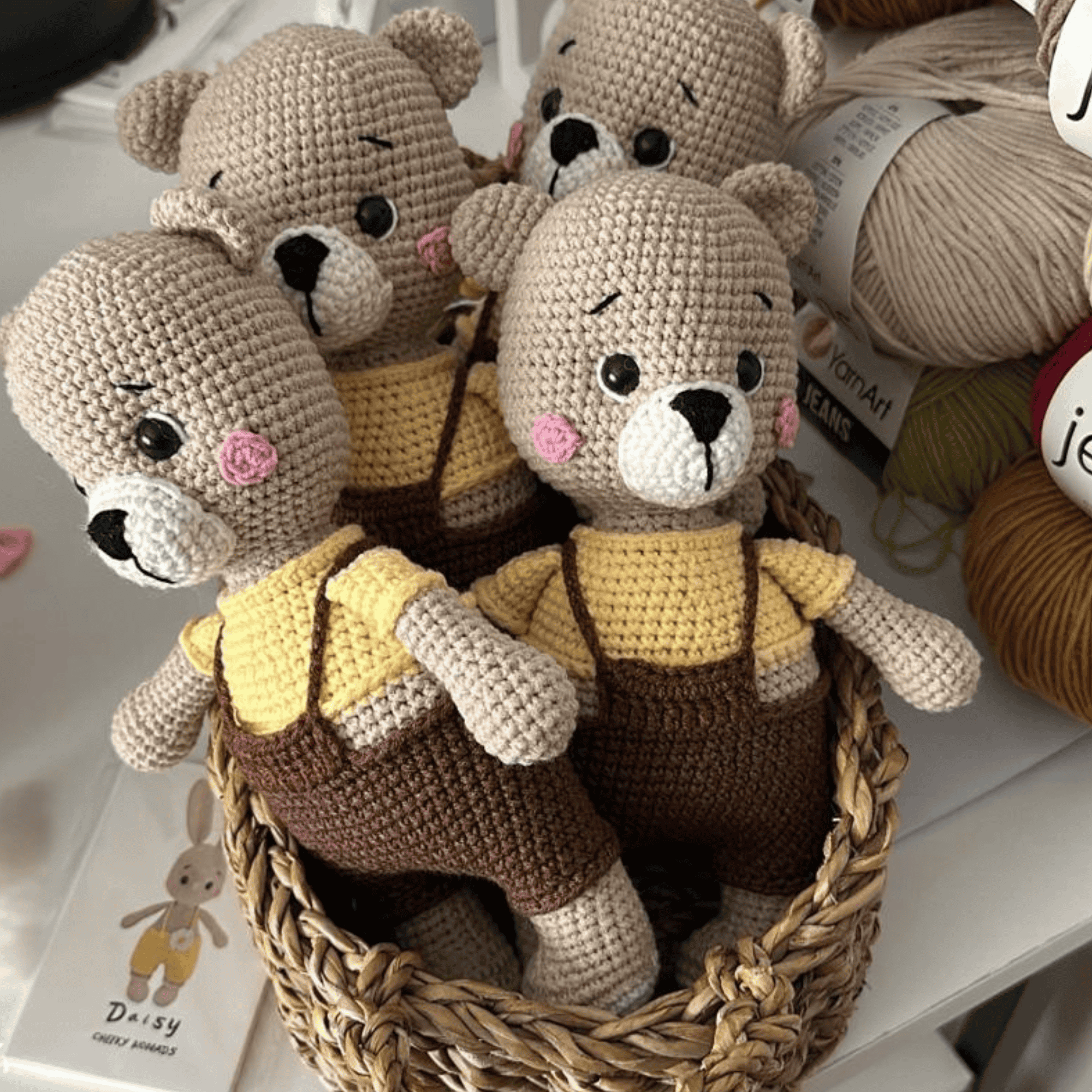 Cheeky Nomads - Wholesale Knuffels - Kinderen en baby - handgemaakte organische gehaakte pop Honey, Amigurumi speelgoed2