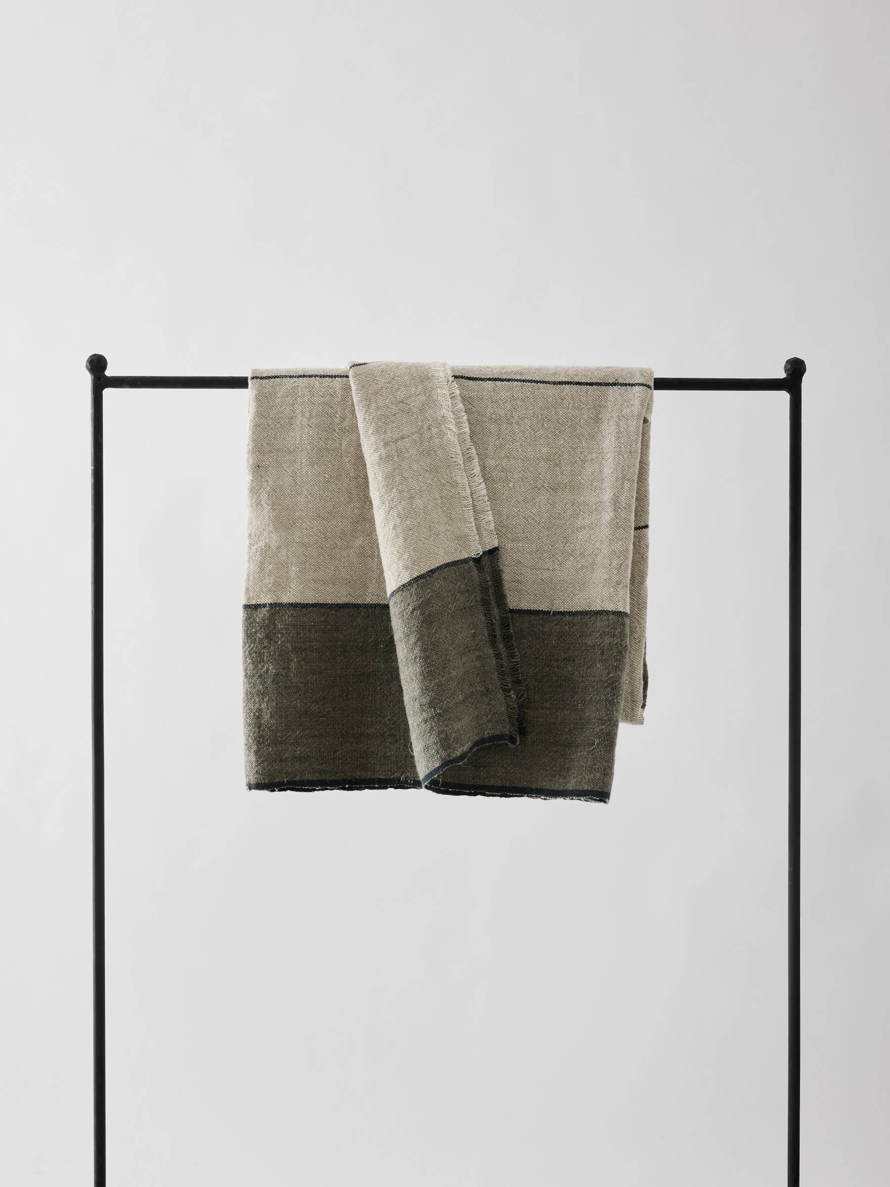 Tell Me More – Manta para sofá por atacado – Cobertor Adrian - erva marinha