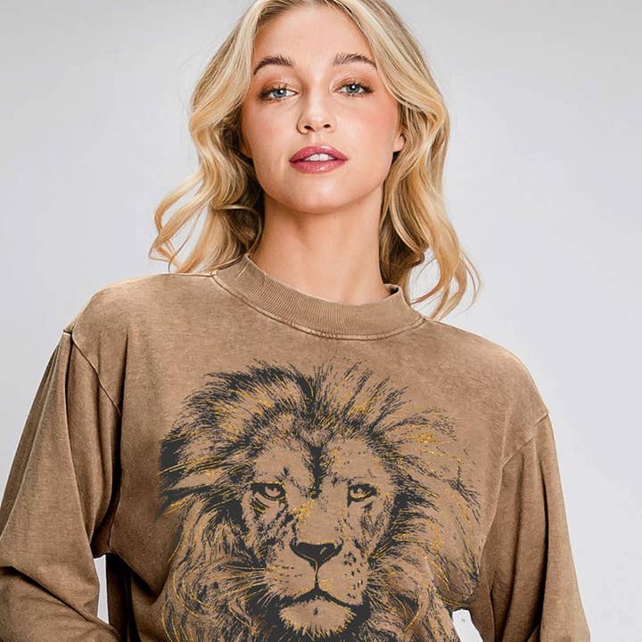 SWEATSHIRTS MINÉRAUX AVEC GRAPHISME TÊTE DE LION SAUVAGE pour la vente par HRTandLUV
