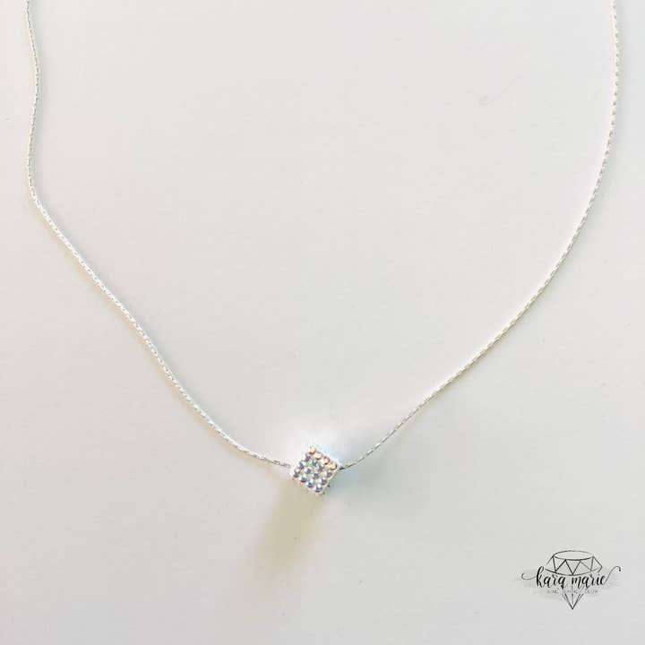 Collar flotante Moon Spark en Aurora Boreal para venta al por mayor de KaraMarie