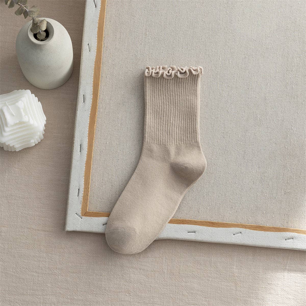 Dipped Shop - Wholesale Socks - Women's - Flounce Solid Color Simple Sweet Socks DP25A4254