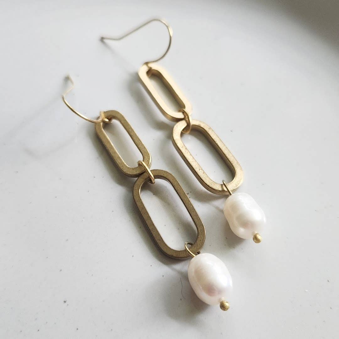 Sara Sela Jewelry - Vente Boucles d'oreilles pendantes - Boucles d'oreilles pendantes ovales en laiton, lapis-lazuli et perles2