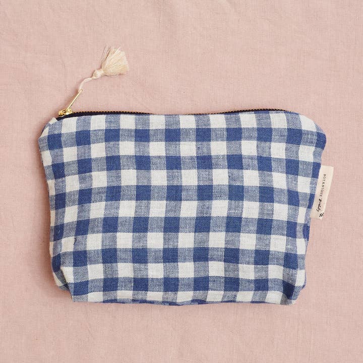 Pochette zippée en lin : Fara Linen, deux tailles disponibles pour la vente par Botanique Workshop