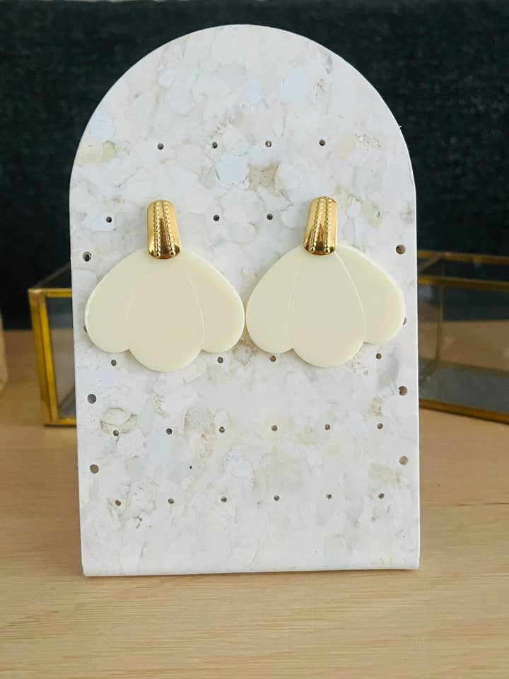 Pendientes HANNA - Pétalo ecru para venta al por mayor de Innaya