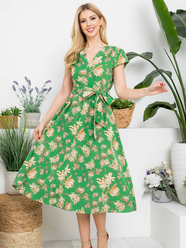 Abito vintage con stampa floreale con dettaglio sulla spalla increspato per la vendita all'ingrosso da parte di LA Soul