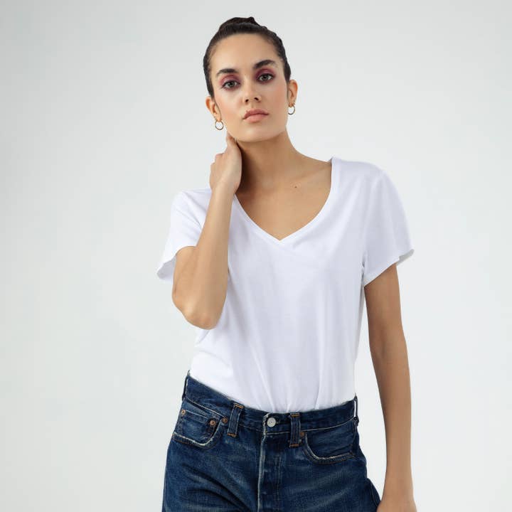 Rebecca Women T-Shirt V-Neck Short Sleeve White Single Jrsy. for wholesale by d'Els - Elsa Altaras Nasi und Nasi GbR