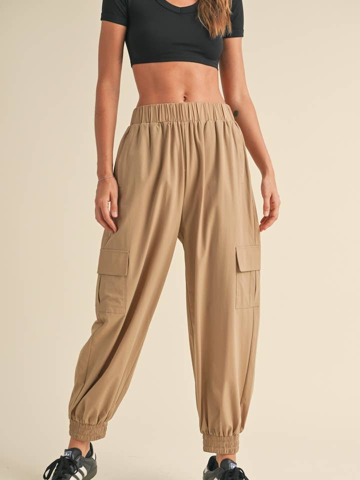 Pantalones cargo Essentials para venta al por mayor de KIMBERLY C