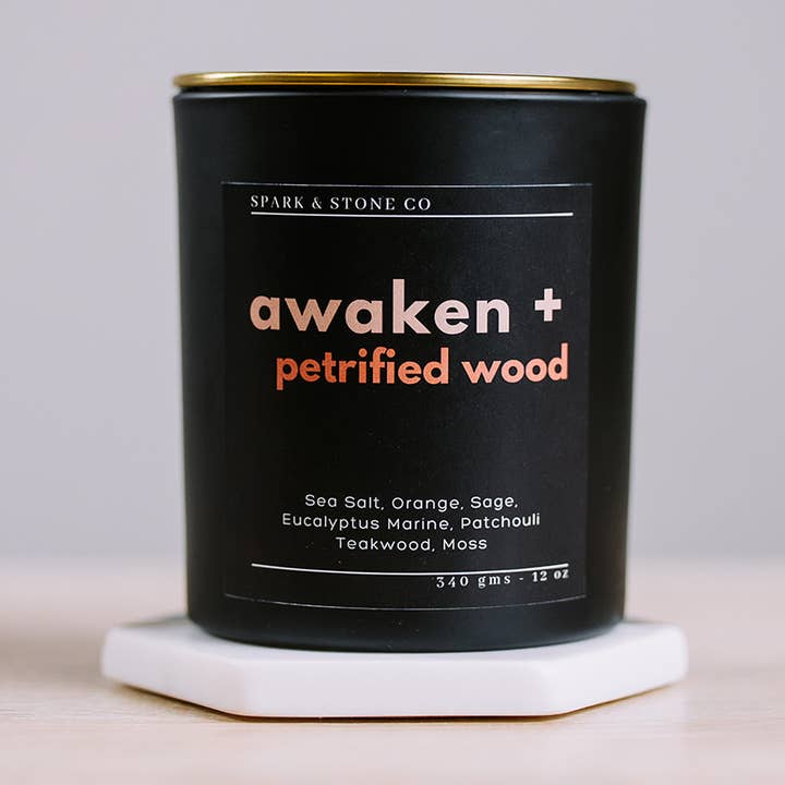 Candela Risveglio + Legno Pietrificato per la vendita all'ingrosso da parte di Spark & Stone Co