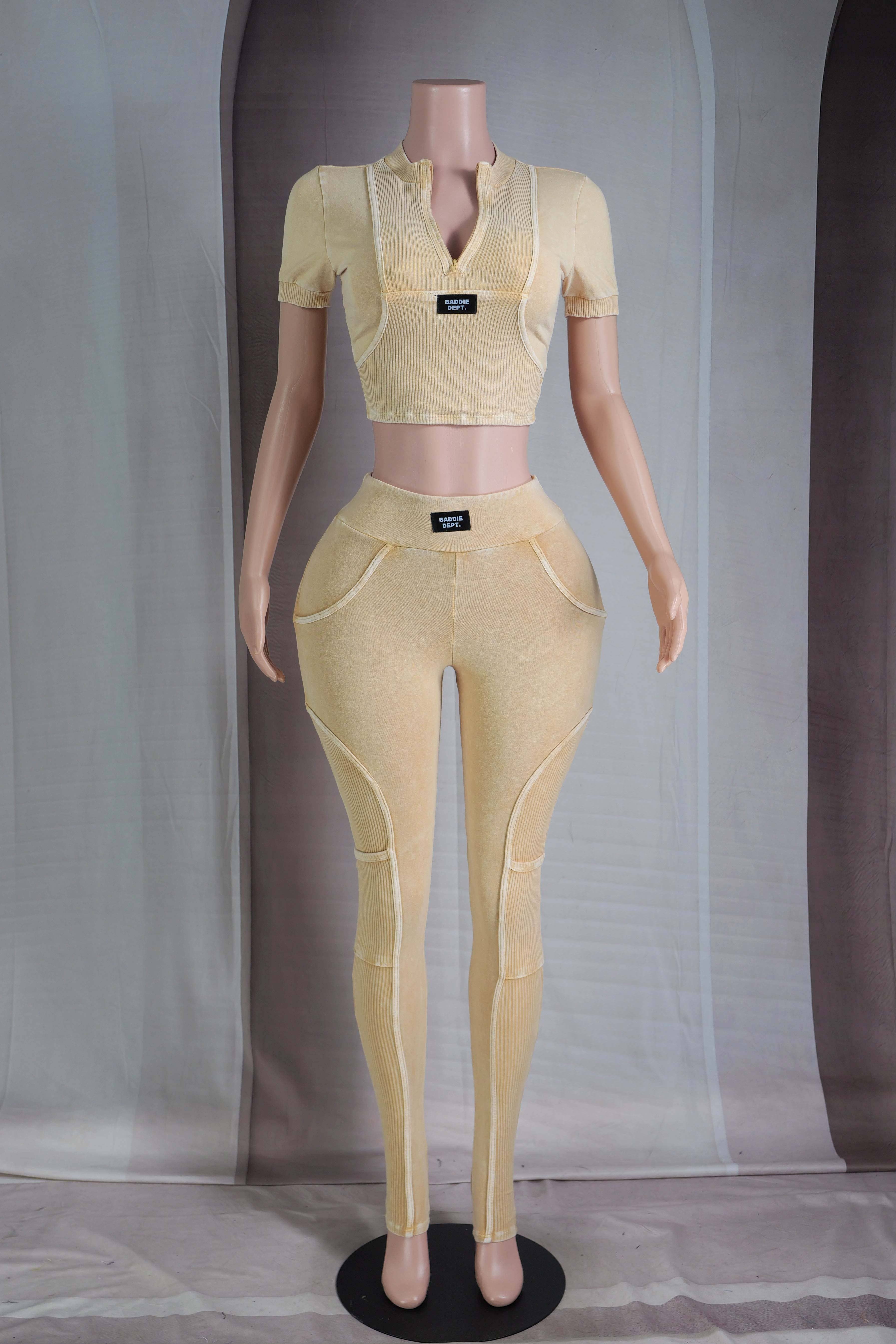 Dalia Studio - Vendita all'ingrosso Completo sportivo - Donna - SET LEGGINGS CON TASCA FUNZIONALE EFFETTO MINERALE0