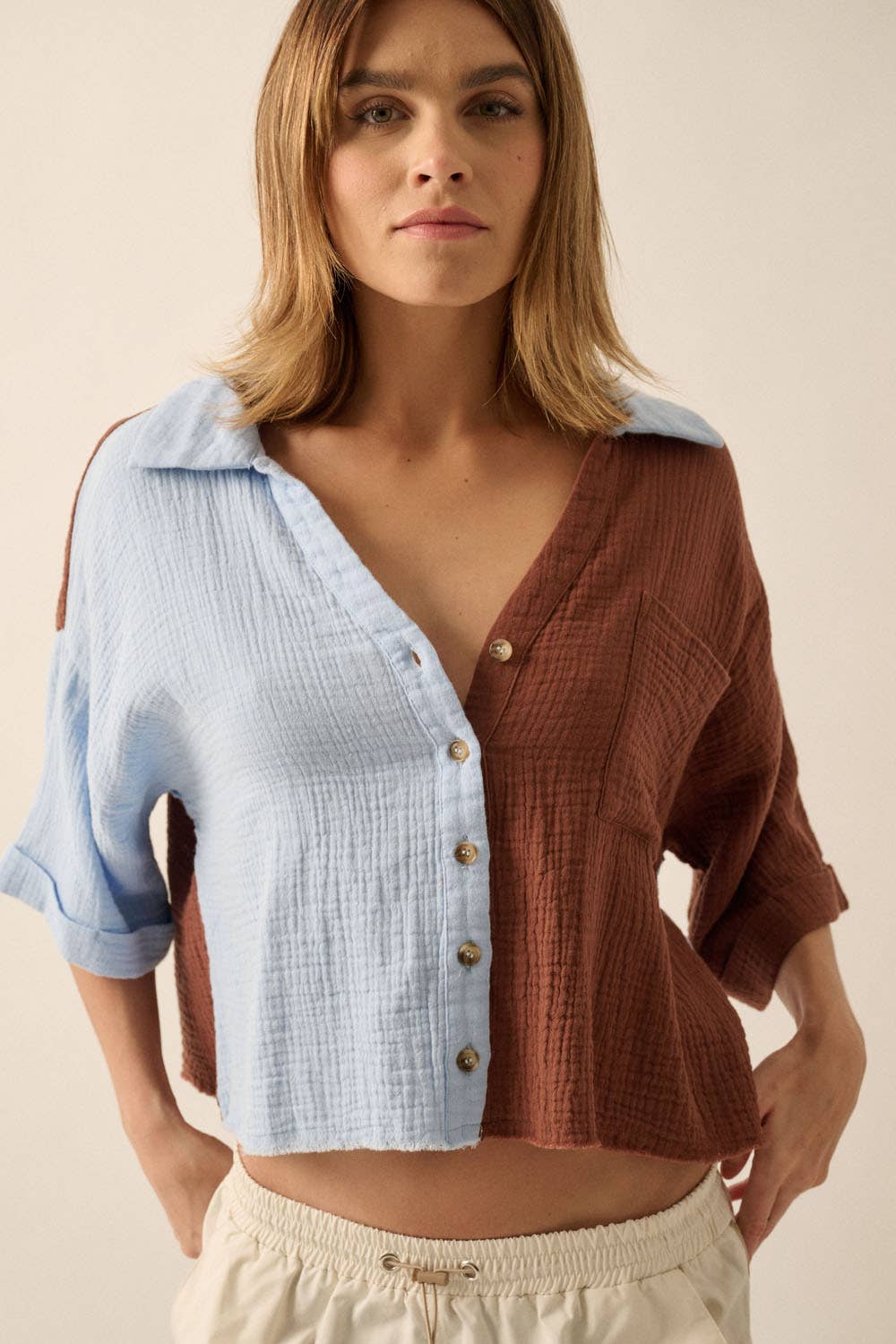 Promesa USA - Vendita all'ingrosso Camicia button down - Donna - Camicia con orlo grezzo in cotone increspato a blocchi di colore16