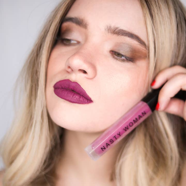 Nasty Woman Cosmetics – Batom por atacado – Poder para o roxo3
