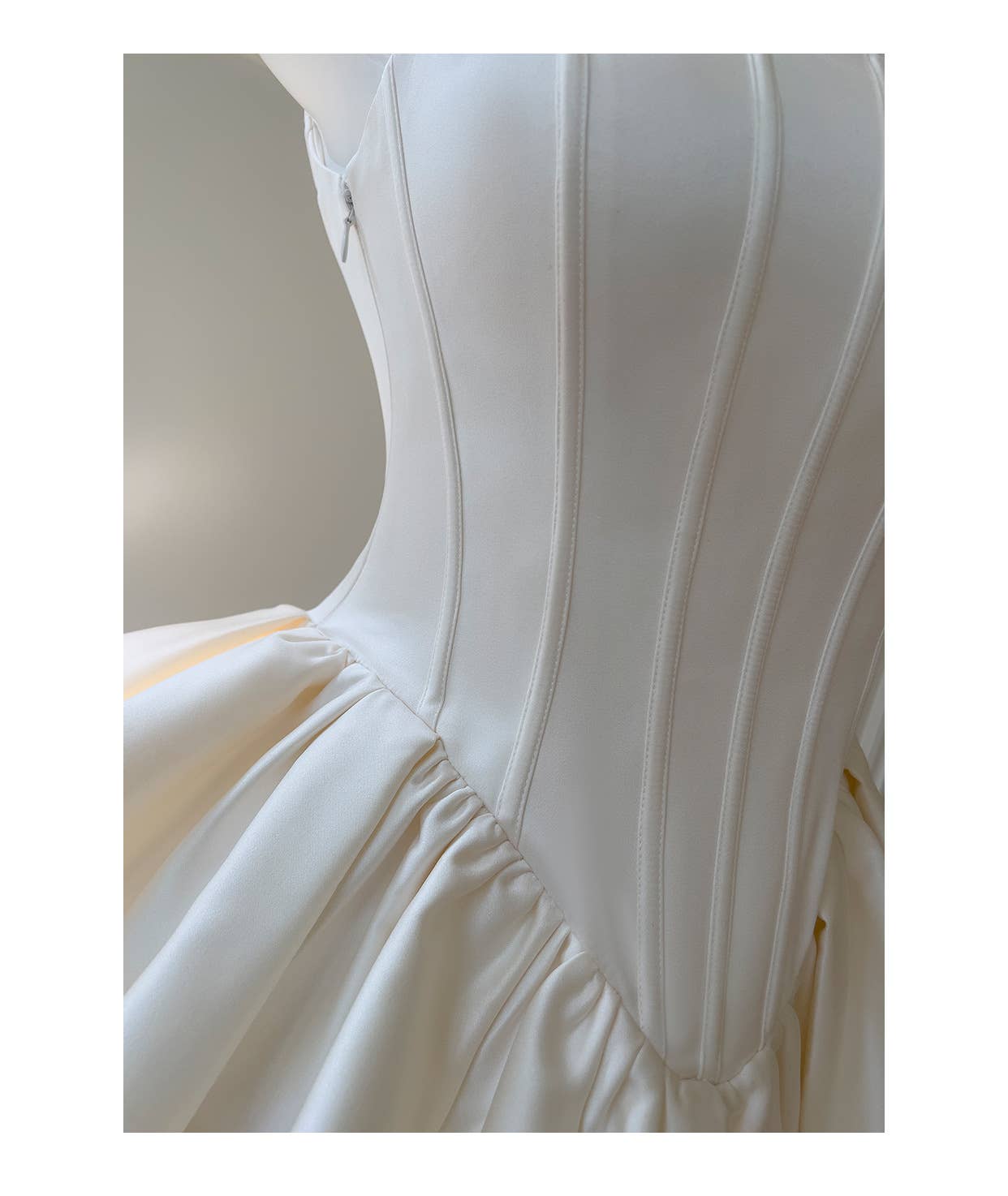 Amourique - Vendita all'ingrosso Vestito - Donna - Mini abito couture da balletto in raso avorio3