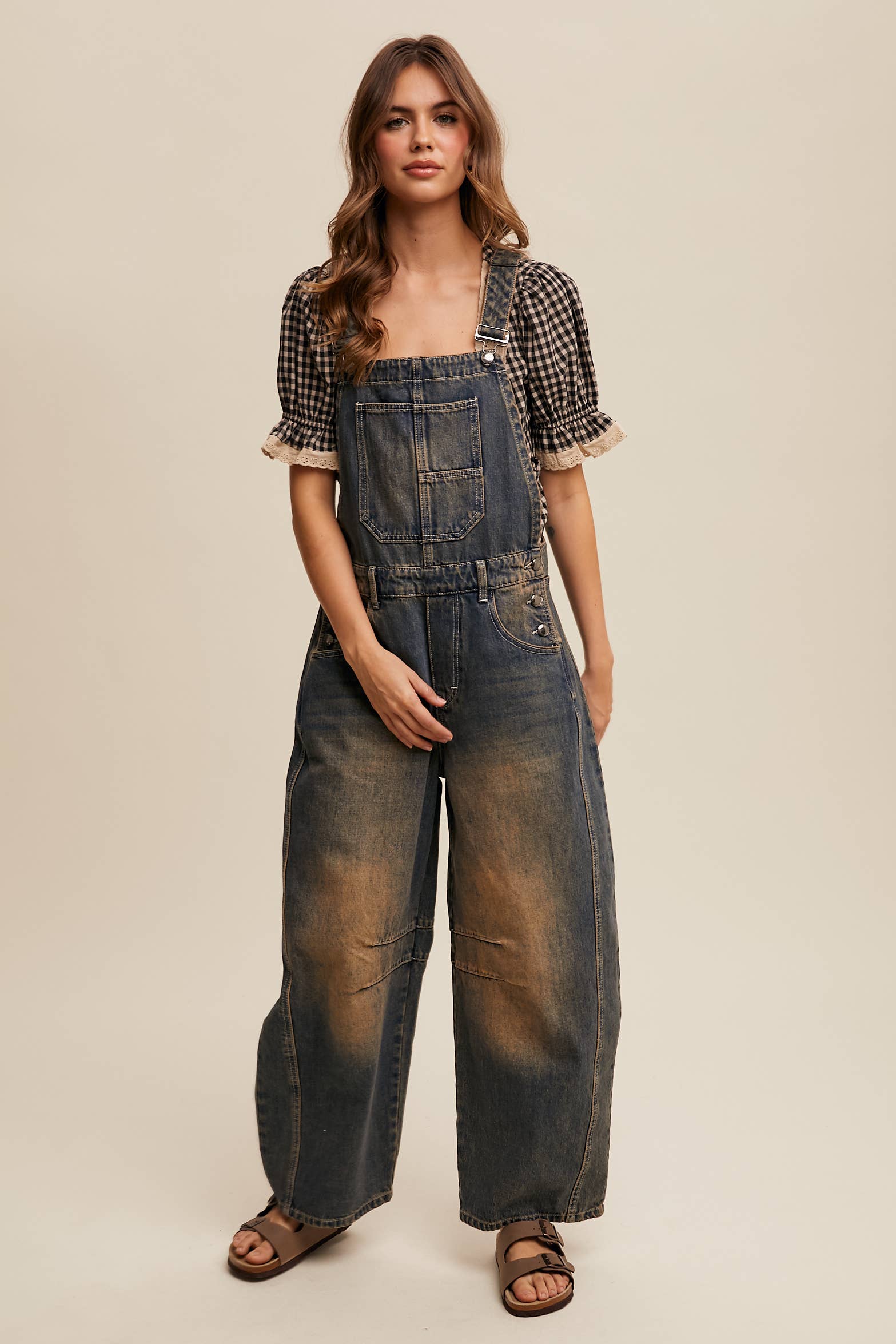 Listicle – Großhandel Overall – Damen – Barrel Jean Latzhose aus Denim mit weitem Bein14