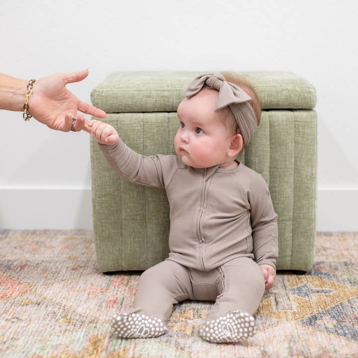 Zipper Footie Apenas Taupe por atacado de Sweet Bamboo